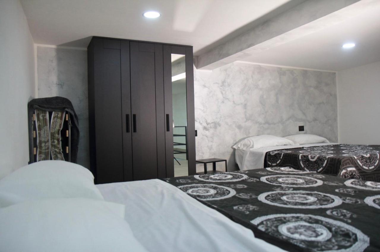 Luxury Home Valentino Наполи Екстериор снимка