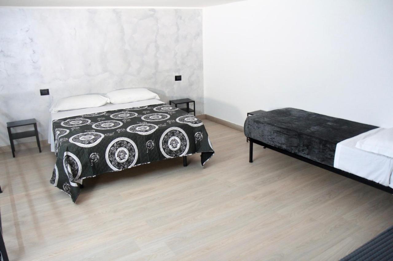 Luxury Home Valentino Наполи Екстериор снимка