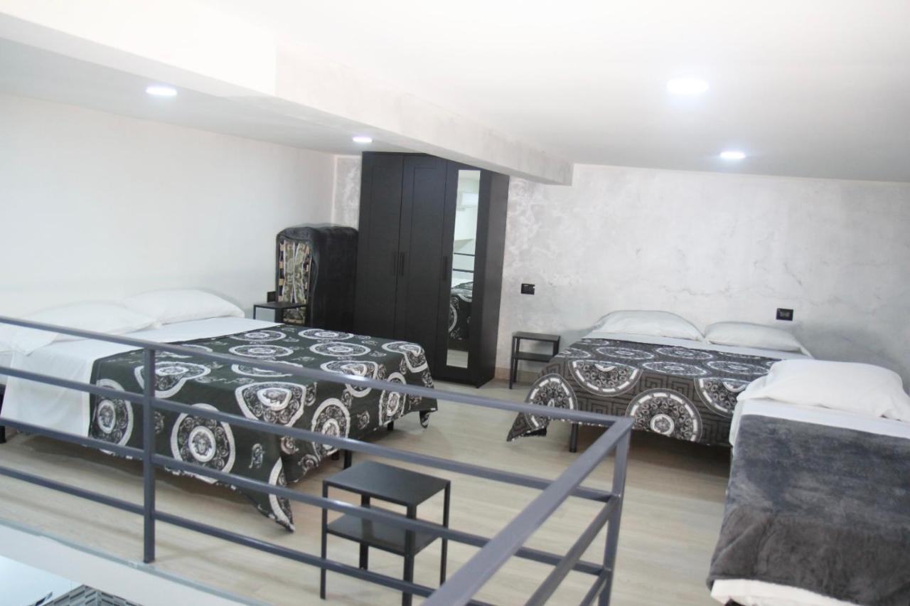 Luxury Home Valentino Наполи Екстериор снимка