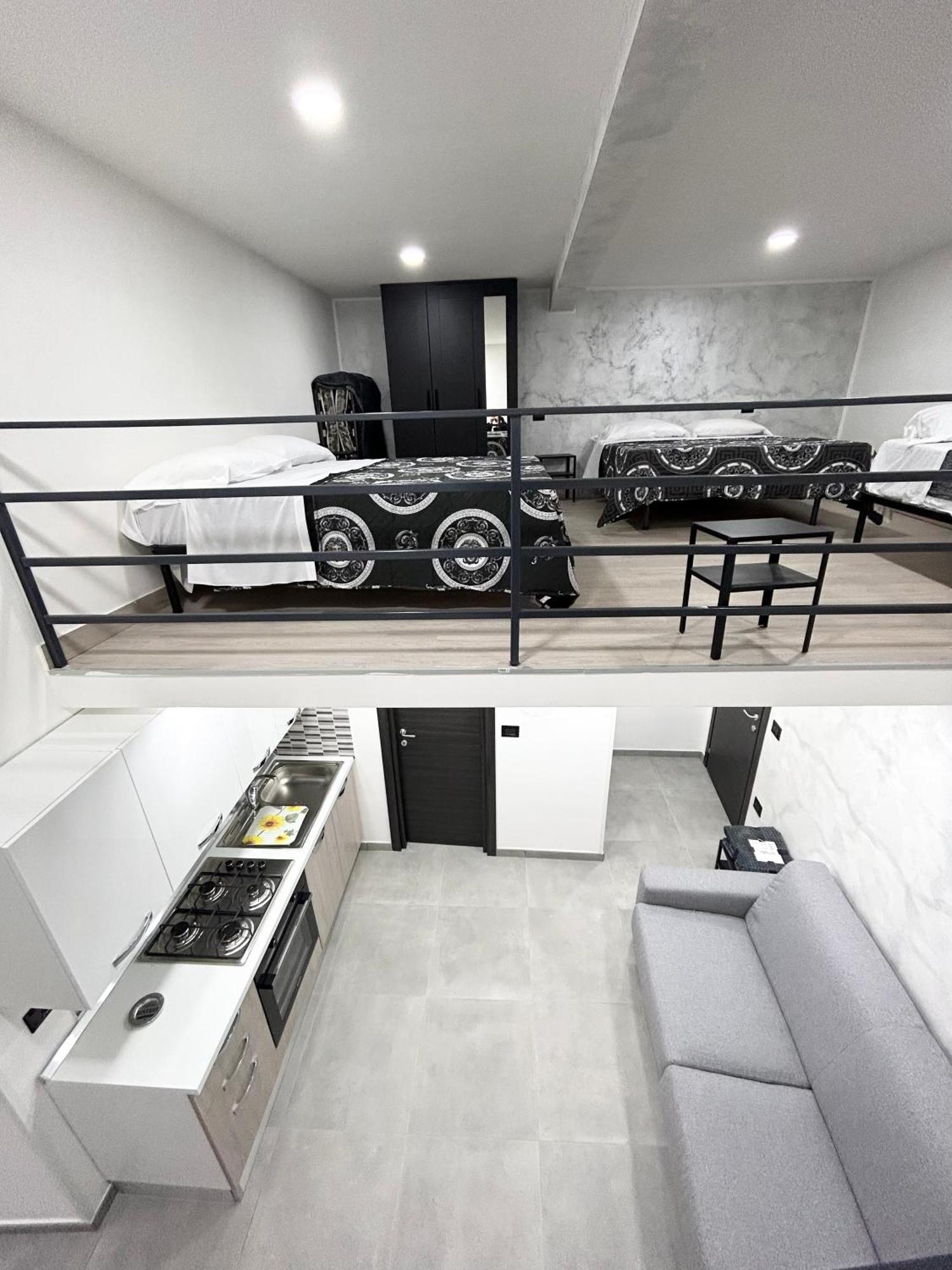 Luxury Home Valentino Наполи Екстериор снимка