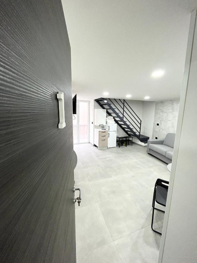 Luxury Home Valentino Наполи Екстериор снимка