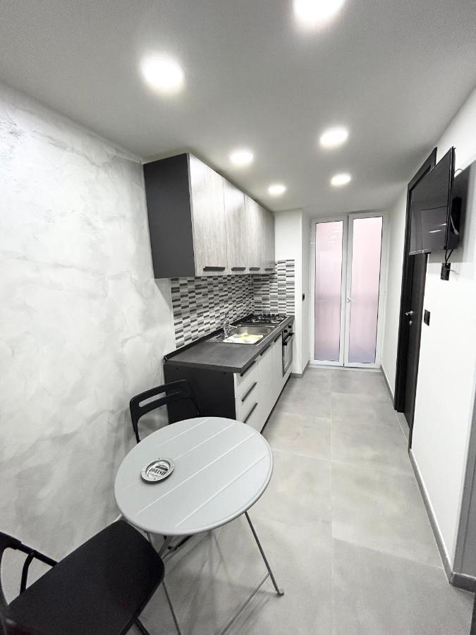 Luxury Home Valentino Наполи Екстериор снимка
