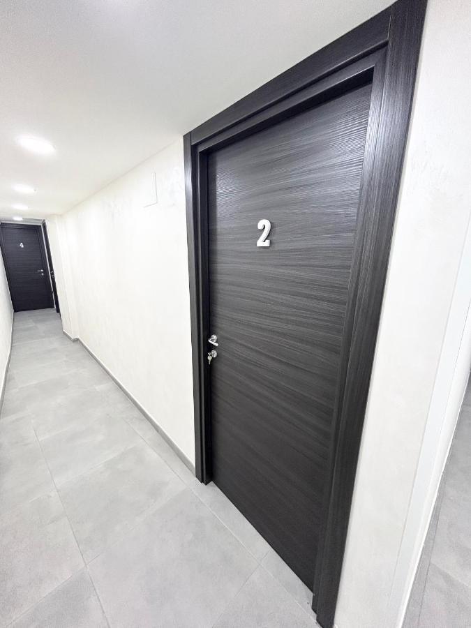 Luxury Home Valentino Наполи Екстериор снимка