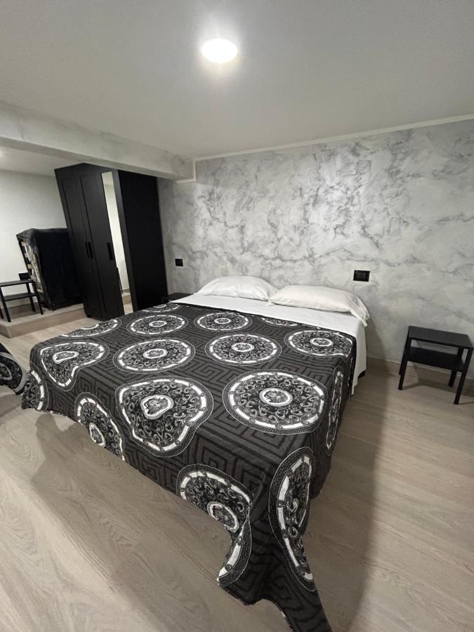 Luxury Home Valentino Наполи Екстериор снимка