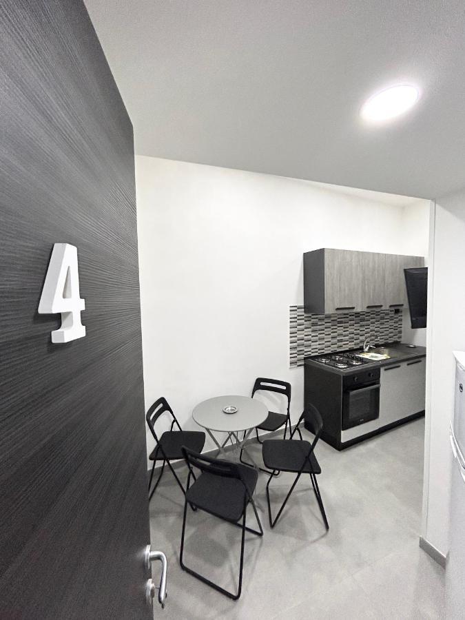 Luxury Home Valentino Наполи Екстериор снимка