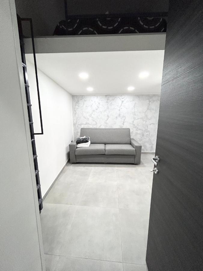 Luxury Home Valentino Наполи Екстериор снимка