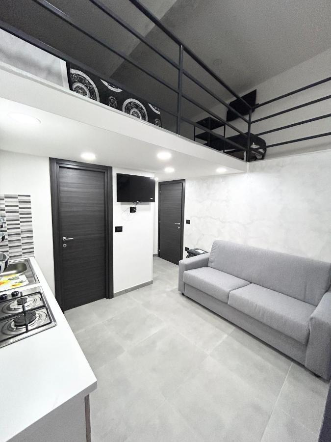 Luxury Home Valentino Наполи Екстериор снимка